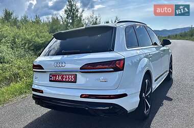 Позашляховик / Кросовер Audi Q7 2020 в 