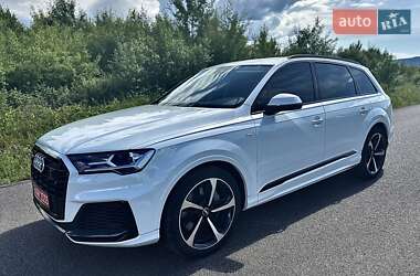 Позашляховик / Кросовер Audi Q7 2020 в 