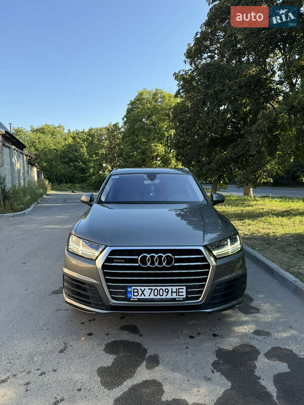 Внедорожник / Кроссовер Audi Q7 2015 в Каменец-Подольском