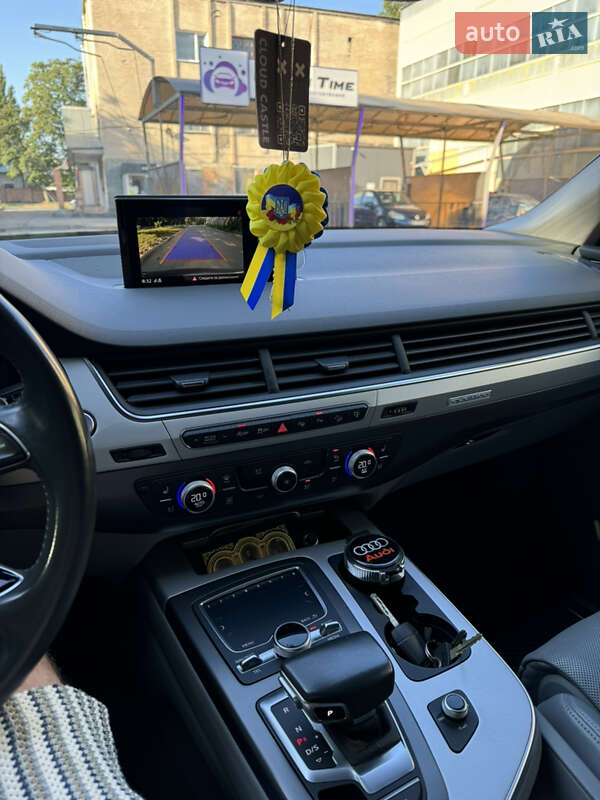 Внедорожник / Кроссовер Audi Q7 2015 в Каменец-Подольском