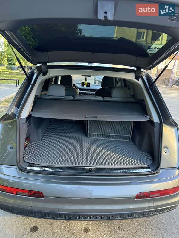 Внедорожник / Кроссовер Audi Q7 2015 в Каменец-Подольском