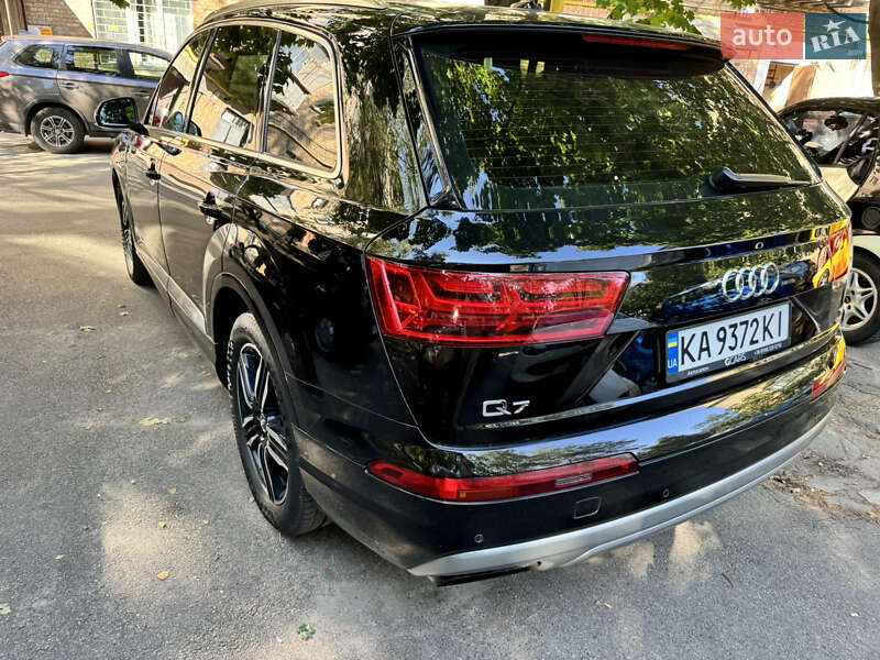 Внедорожник / Кроссовер Audi Q7 2016 в Киеве