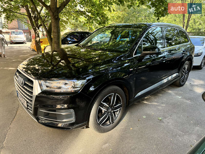 Внедорожник / Кроссовер Audi Q7 2016 в Киеве