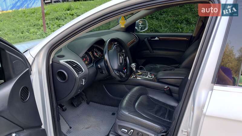Позашляховик / Кросовер Audi Q7 2011 в Луцьку