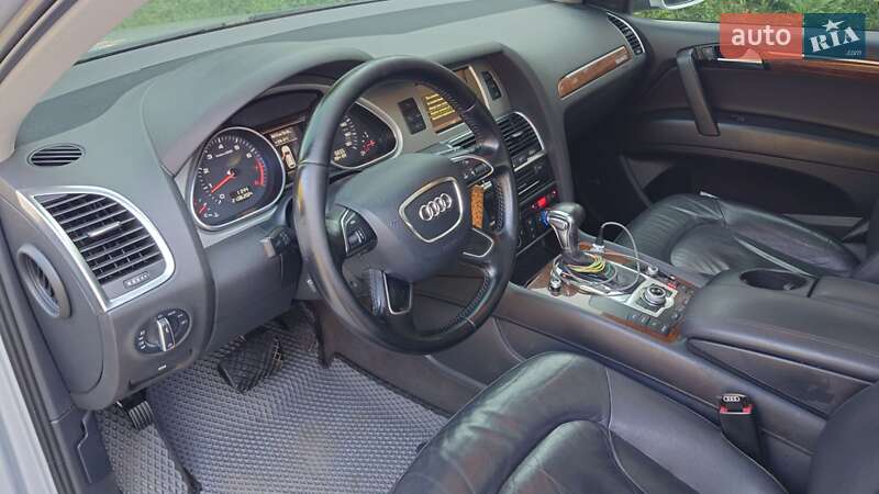 Позашляховик / Кросовер Audi Q7 2011 в Луцьку