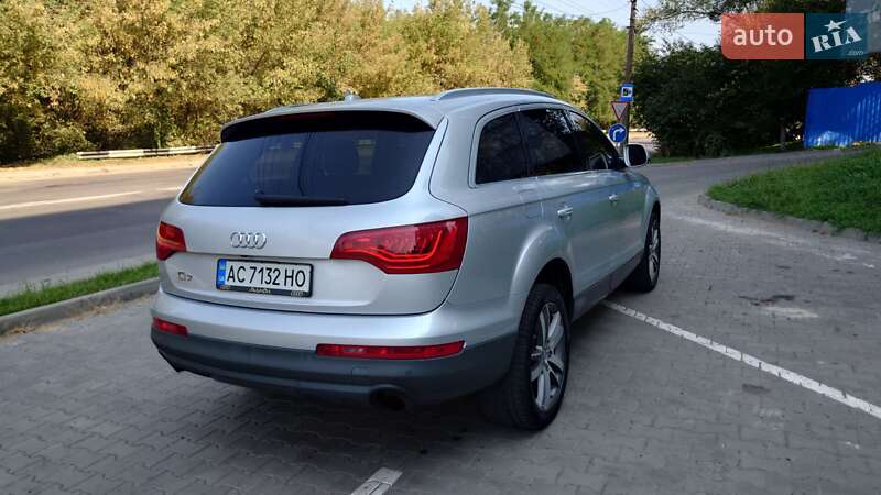 Позашляховик / Кросовер Audi Q7 2011 в Луцьку