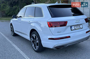 Внедорожник / Кроссовер Audi Q7 2017 в 