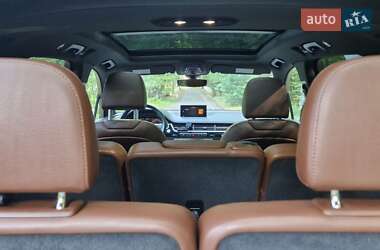 Внедорожник / Кроссовер Audi Q7 2017 в 