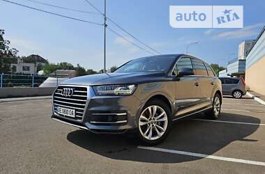 Позашляховик / Кросовер Audi Q7 2016 в Києві