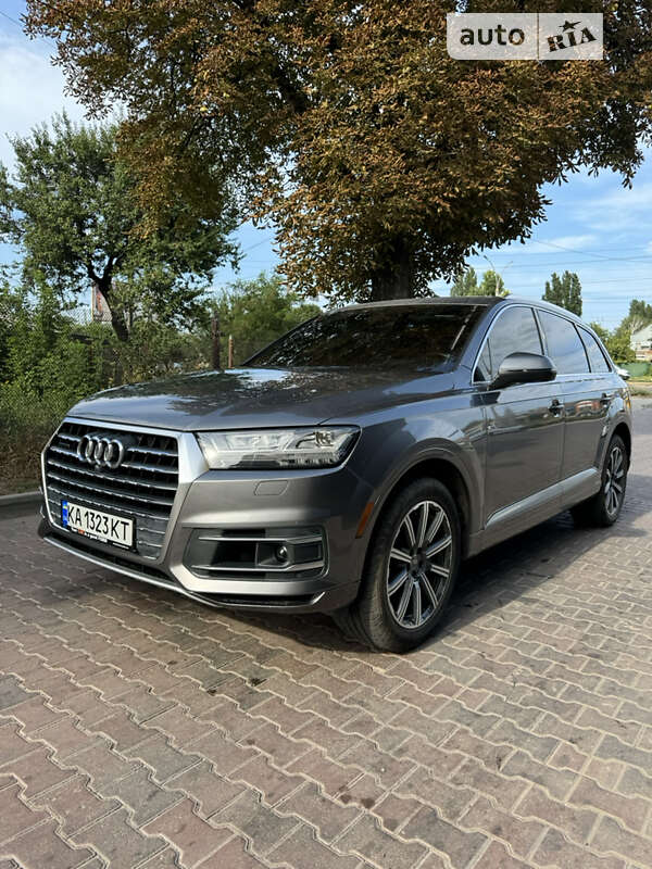 Внедорожник / Кроссовер Audi Q7 2017 в Сумах