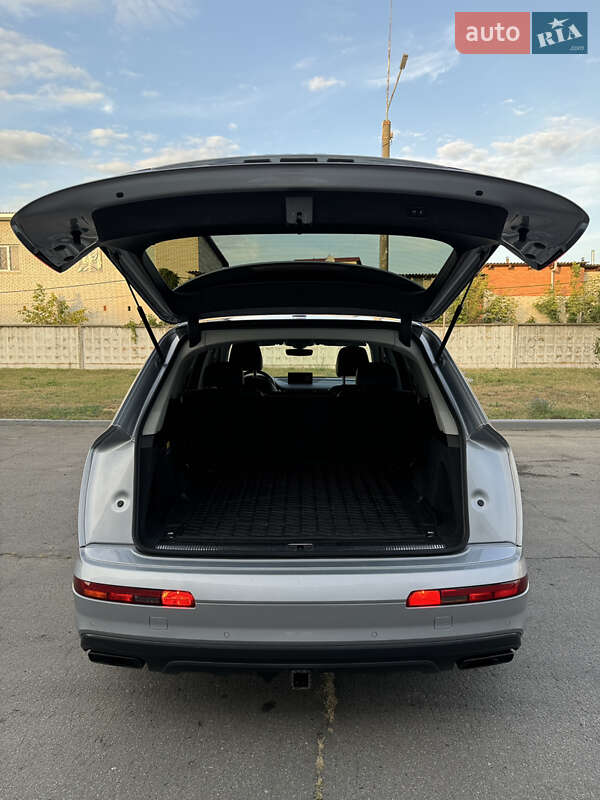 Позашляховик / Кросовер Audi Q7 2018 в Сумах
