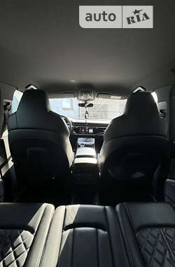 Внедорожник / Кроссовер Audi Q7 2020 в 