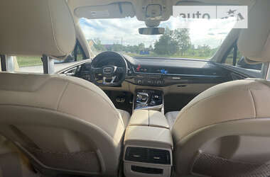 Позашляховик / Кросовер Audi Q7 2017 в 