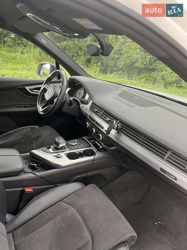 Позашляховик / Кросовер Audi Q7 2018 в Києві