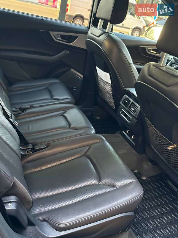Позашляховик / Кросовер Audi Q7 2017 в Києві