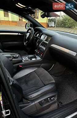 Внедорожник / Кроссовер Audi Q7 2010 в 