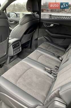 Внедорожник / Кроссовер Audi Q7 2020 в 