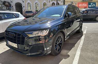 Внедорожник / Кроссовер Audi Q7 2020 в 