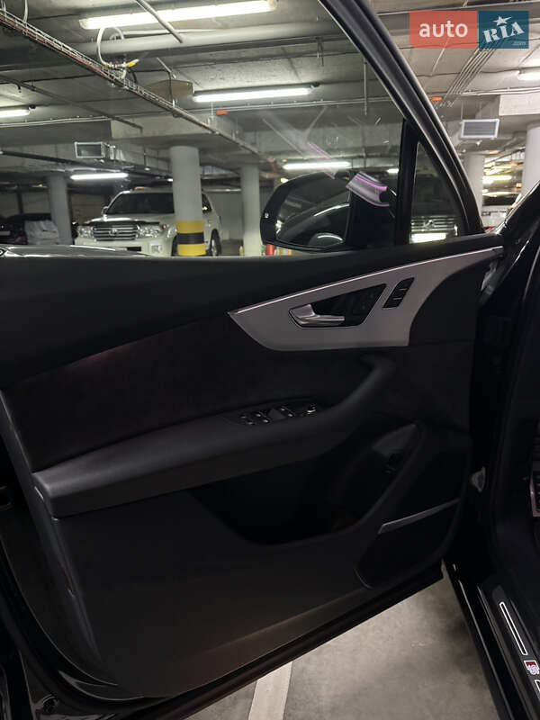 Внедорожник / Кроссовер Audi Q7 2022 в Киеве