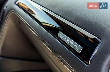 Позашляховик / Кросовер Audi Q7 2012 в 