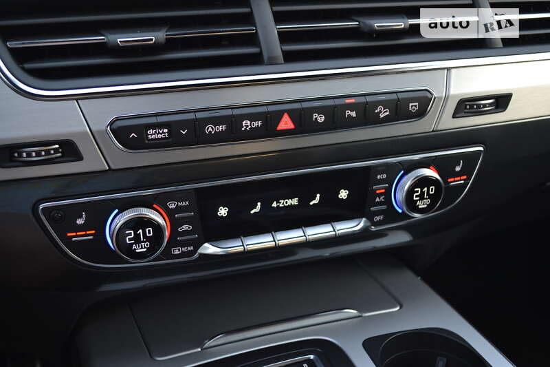 Позашляховик / Кросовер Audi Q7 2019 в Рівному