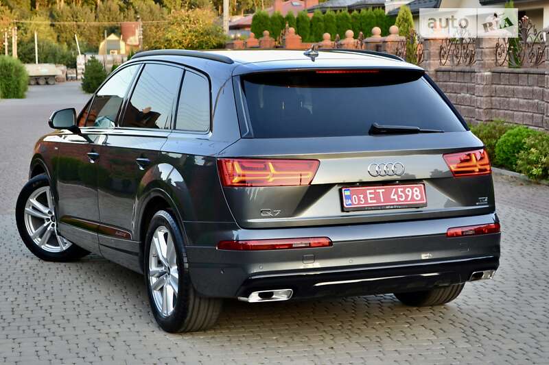 Позашляховик / Кросовер Audi Q7 2019 в Рівному
