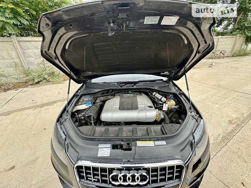 Внедорожник / Кроссовер Audi Q7 2010 в Одессе