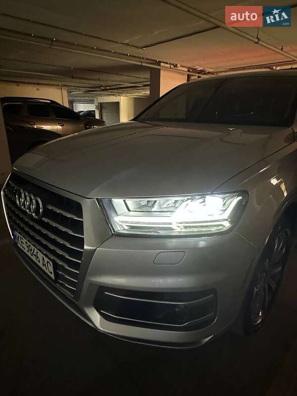 Позашляховик / Кросовер Audi Q7 2017 в Києві фото 10 Позашляховик / Кросовер Audi Q7 2017 в Києві