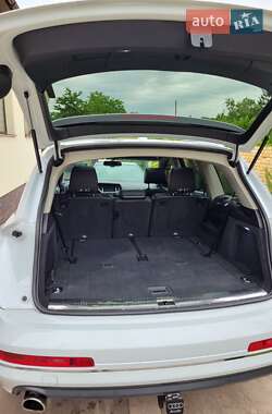Внедорожник / Кроссовер Audi Q7 2014 в 
