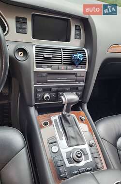 Внедорожник / Кроссовер Audi Q7 2014 в 