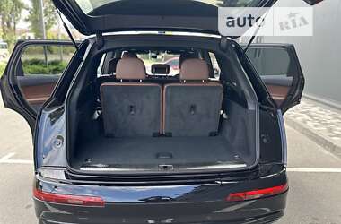 Внедорожник / Кроссовер Audi Q7 2018 в 