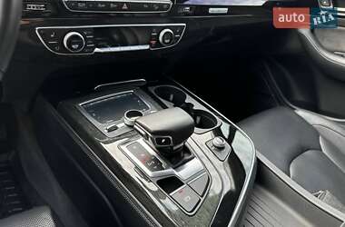 Внедорожник / Кроссовер Audi Q7 2017 в Киеве