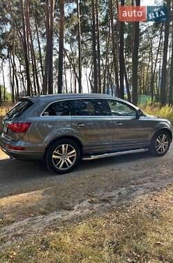 Позашляховик / Кросовер Audi Q7 2013 в Чернігові