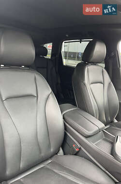 Внедорожник / Кроссовер Audi Q7 2017 в 