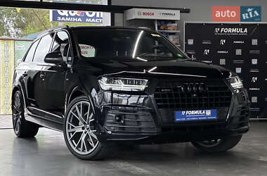 Внедорожник / Кроссовер Audi Q7 2017 в Нововолынске