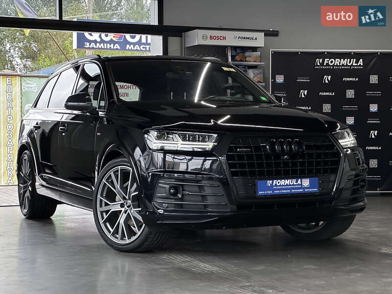 Внедорожник / Кроссовер Audi Q7 2017 в Нововолынске