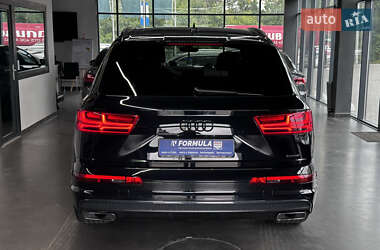 Внедорожник / Кроссовер Audi Q7 2017 в Нововолынске