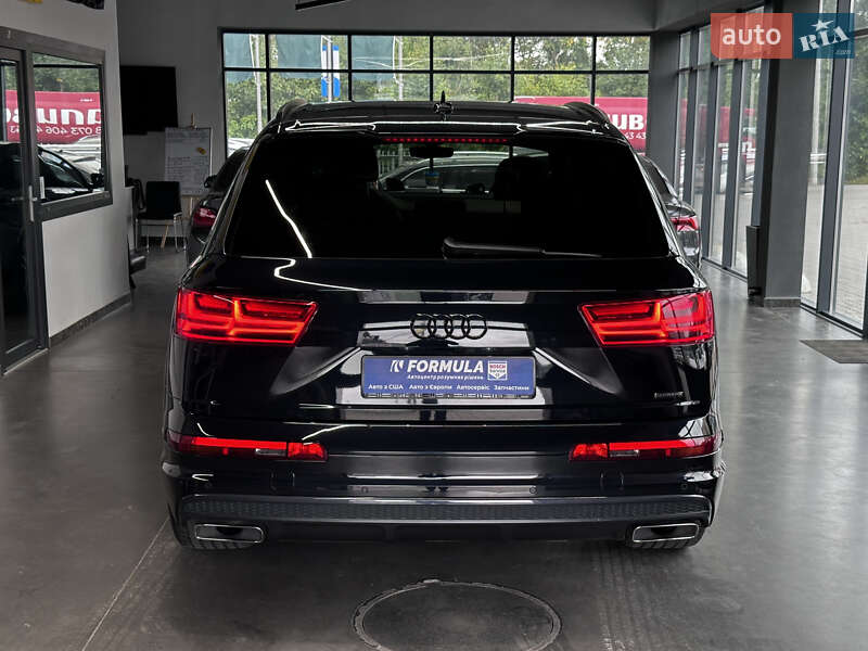 Внедорожник / Кроссовер Audi Q7 2017 в Нововолынске