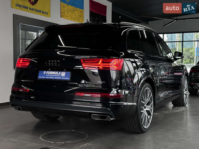 Внедорожник / Кроссовер Audi Q7 2017 в Нововолынске