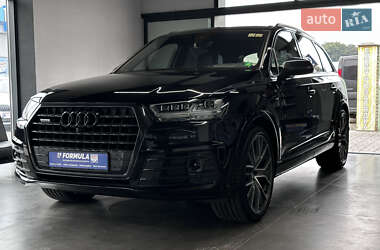 Внедорожник / Кроссовер Audi Q7 2017 в Нововолынске