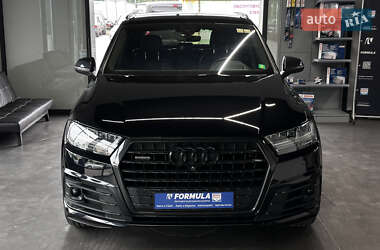 Внедорожник / Кроссовер Audi Q7 2017 в Нововолынске