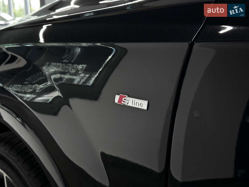 Внедорожник / Кроссовер Audi Q7 2017 в Нововолынске