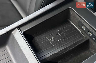 Позашляховик / Кросовер Audi Q7 2017 в 