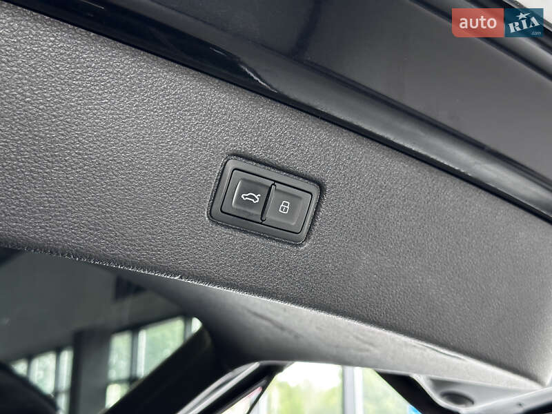 Внедорожник / Кроссовер Audi Q7 2017 в Нововолынске