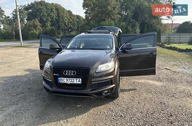 Позашляховик / Кросовер Audi Q7 2013 в 