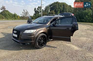 Позашляховик / Кросовер Audi Q7 2013 в 