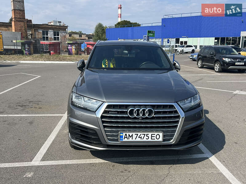 Позашляховик / Кросовер Audi Q7 2016 в Житомирі
