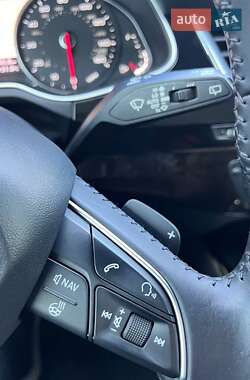 Внедорожник / Кроссовер Audi Q7 2017 в 