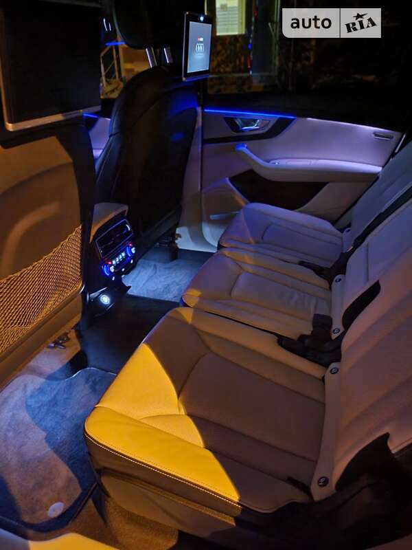 Позашляховик / Кросовер Audi Q7 2016 в Києві фото 18 Позашляховик / Кросовер Audi Q7 2016 в Києві