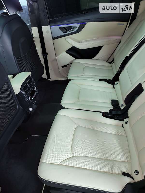 Позашляховик / Кросовер Audi Q7 2016 в Києві фото 22 Позашляховик / Кросовер Audi Q7 2016 в Києві